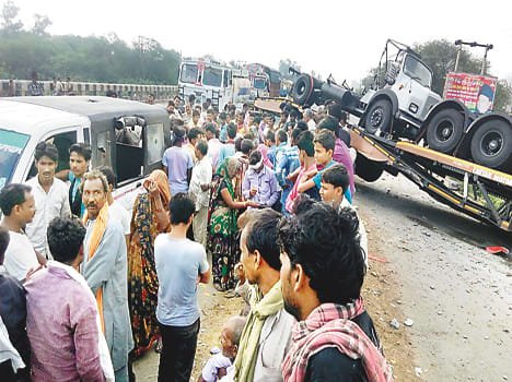 The collision killed the tractor driver of the trailer