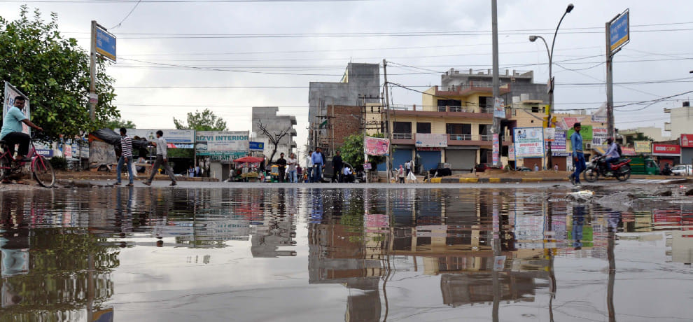 heavy rain in gurgaon disrupted electricity 