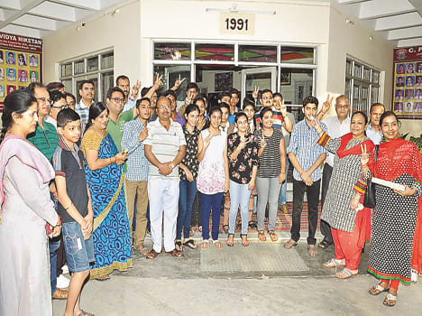 Shivam district topper