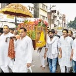 बाबा तुरंतनाथ मंदिर से निकलती सांई पालकी यात्रा। 