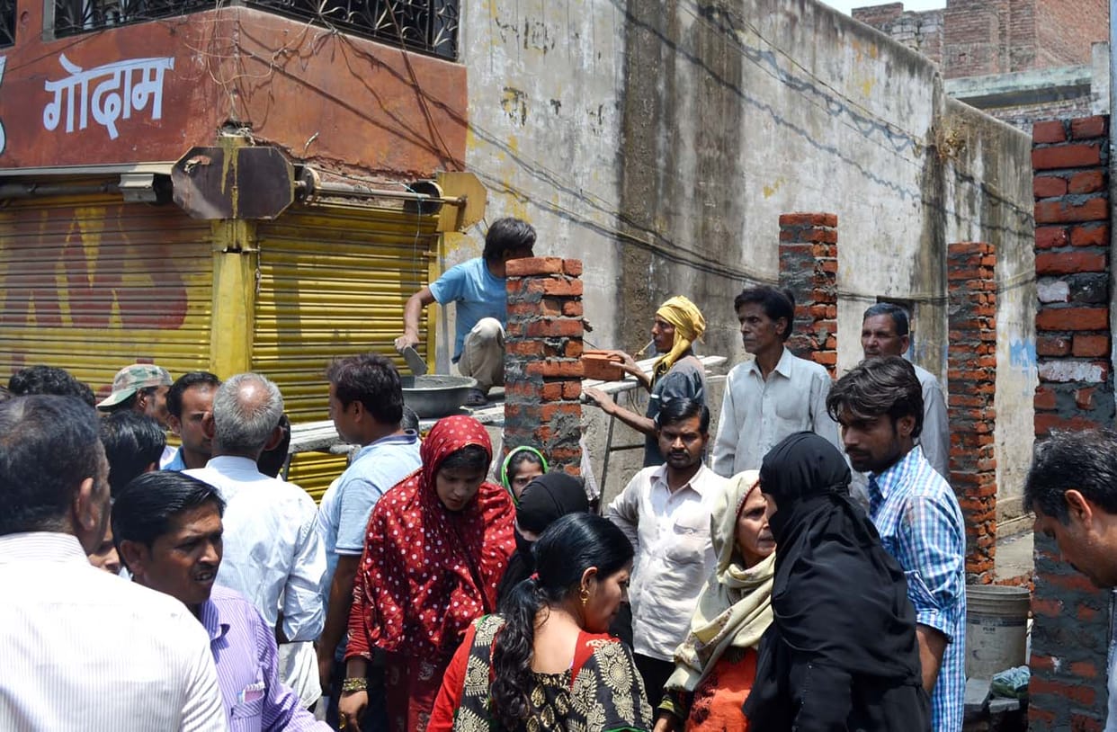 The removal of illegal construction O The team pursued