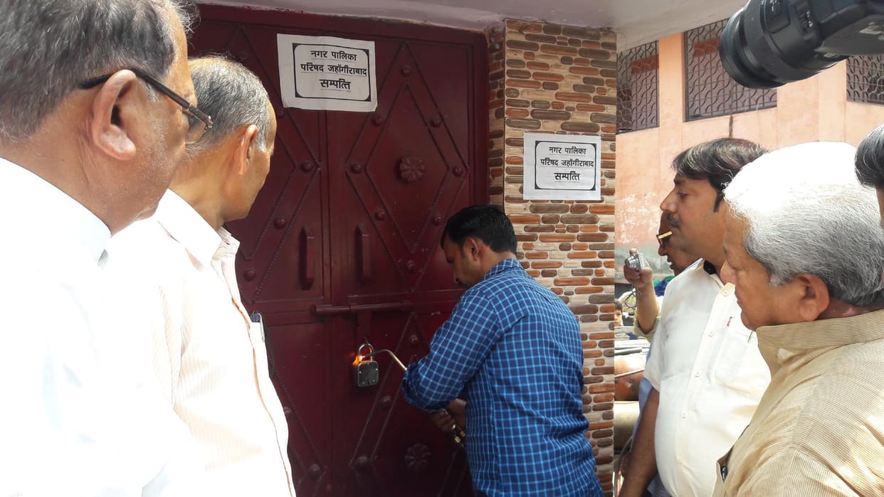 Vivekananda statue capture removed
