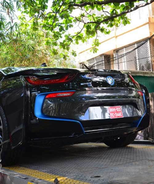 Shilpa Shetty in her new expensive BMWi8 car