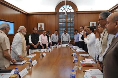 akhilesh yadav meets pm modi over bundelkhand draught issue