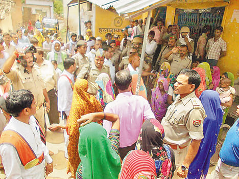 Uproar over the death of the girl child in the bank