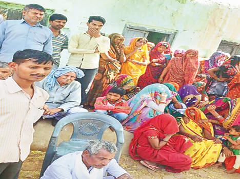 Lower yields on farmer suicide by hanging