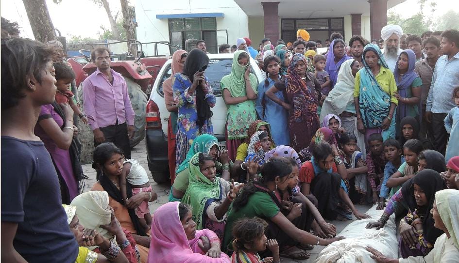 Woman crushed by a tractor trolley, death