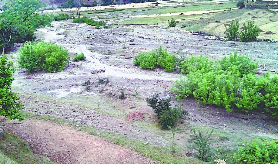 Debris filled in Serie Kmsyar