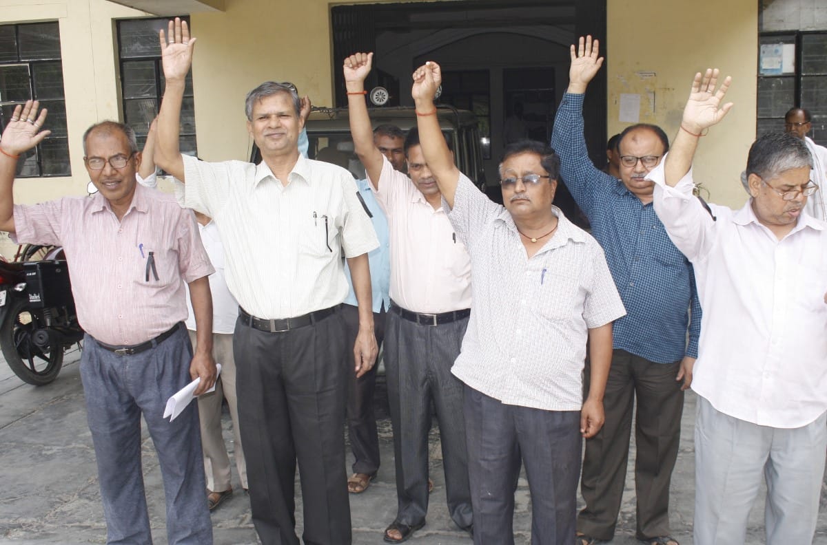  Black bandaging performed by lawyers