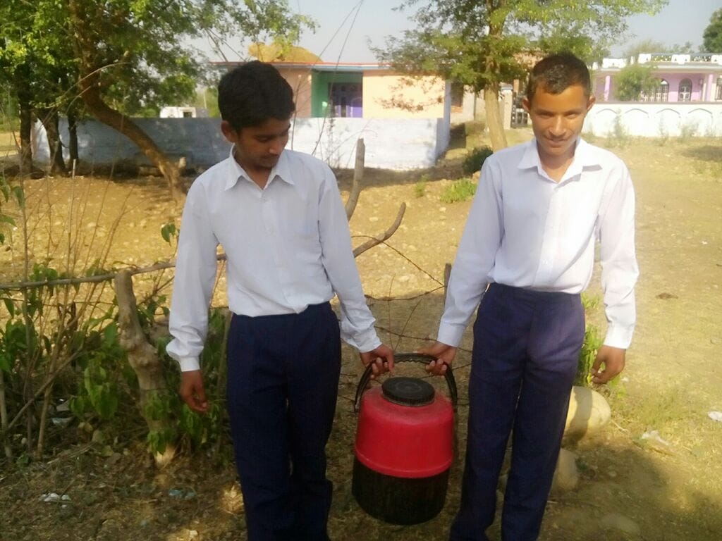 primary school facing water problem in jodia
