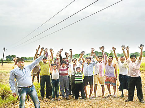 HT line swinging in horror, rural