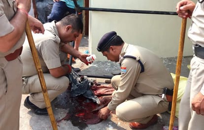firing in two groups in roorkee, one died many injured.