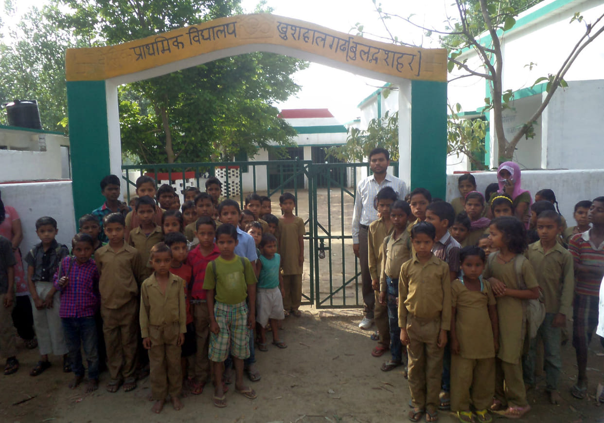 school locked for not being given job