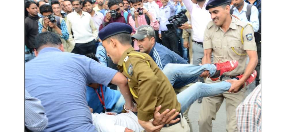 sfi protest at scandal point shimla