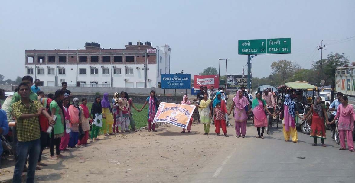 Students put the jam Principal's car also stopped