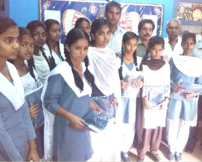 uniform distribution, uniform to poor students, sewa bharti sanstha, kalka, panchkula