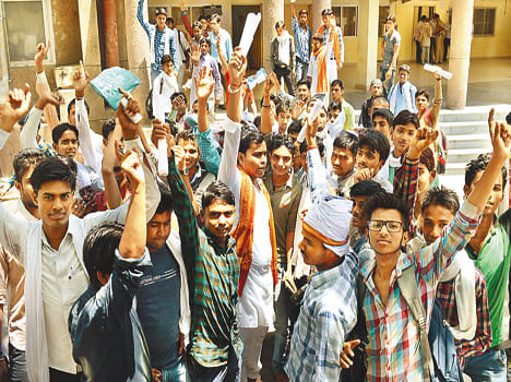 Now college students commotion atarra