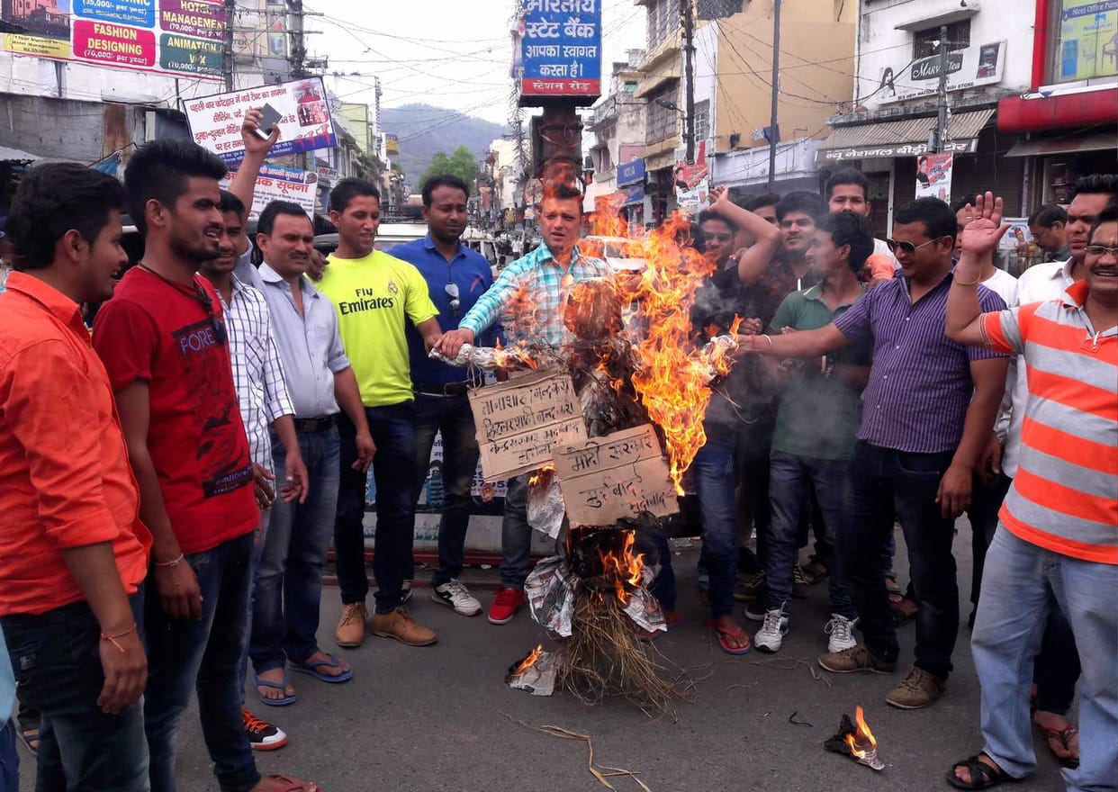 Youth Congress Centre's effigy burnt