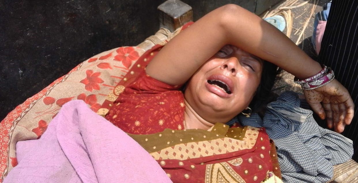 Children in conflict attacking neighboring house , firing