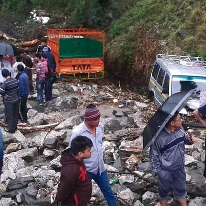 Heavy rainfall in uttrakhand after cloud brust