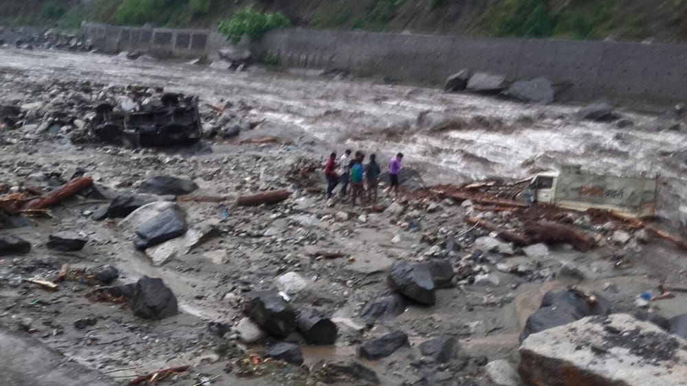 flood due to heavy rain in tharali uttarakhand