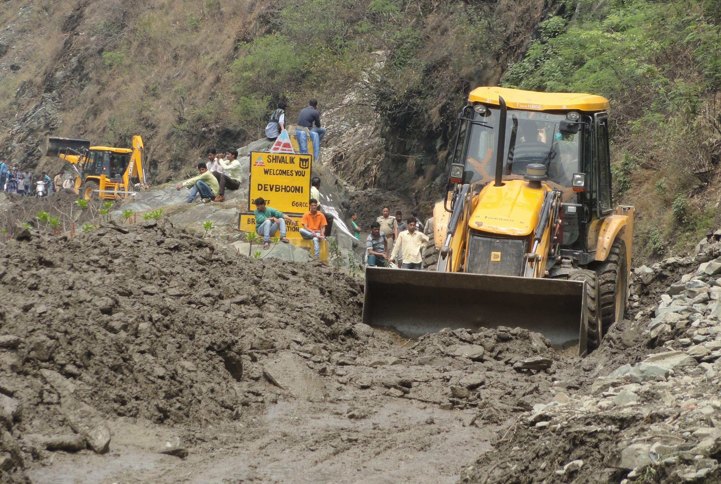 cloudburst due to heavy rain in chamoli