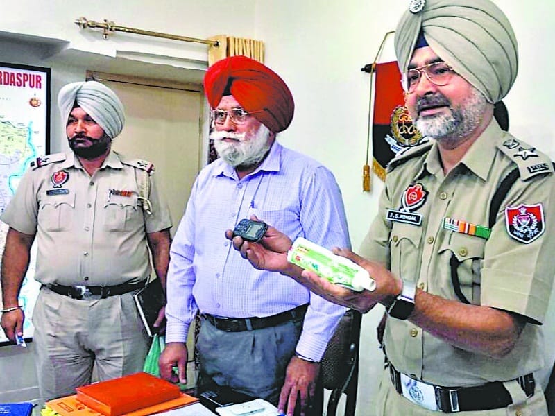 mobile recover from jail, mobile in toothpaste tube, gurdaspur, amritsar