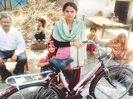  Sue's brother Natthu including eight Khandanion