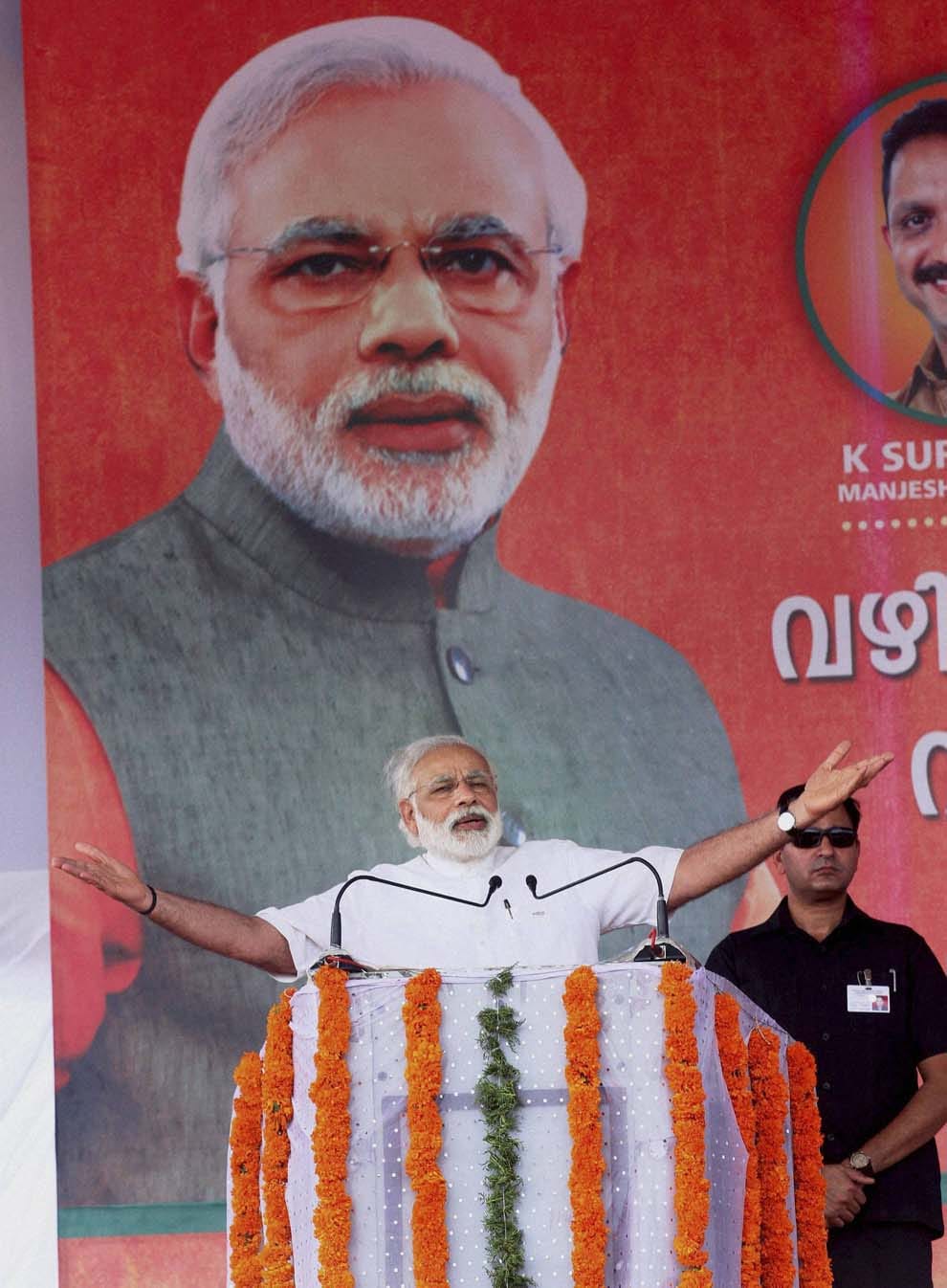 pm modi addresses election campaign rally in kerala