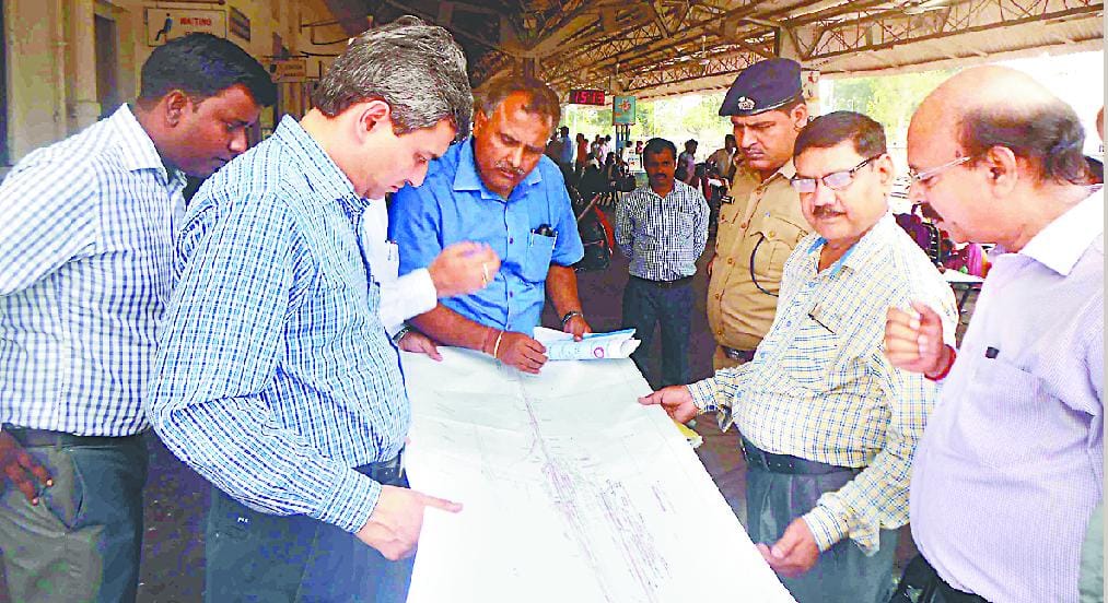 Took stock of the preparations for the construction of broad-gauge line DRM