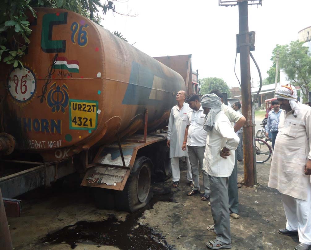 Tanker fire , death of welder