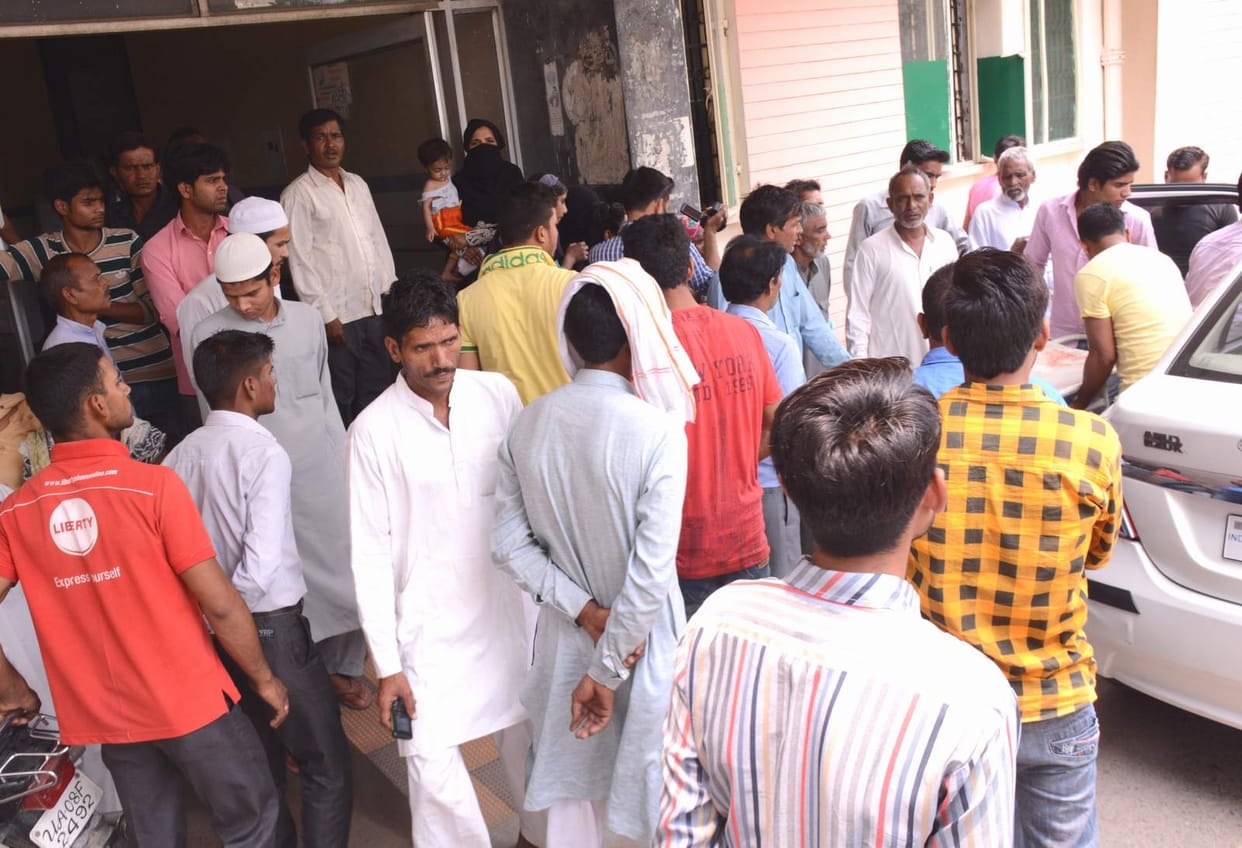 three man died in road accident in roorkee.