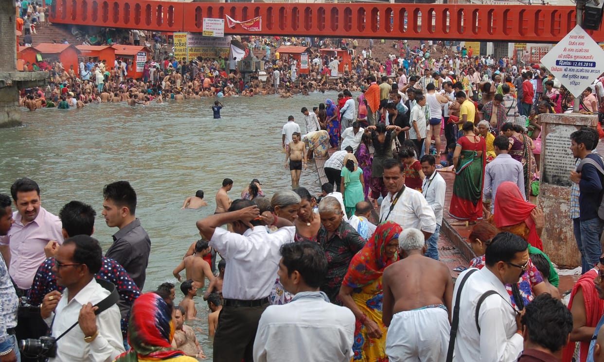 Akshaya Tritiya devotees took a dip in the Ganges