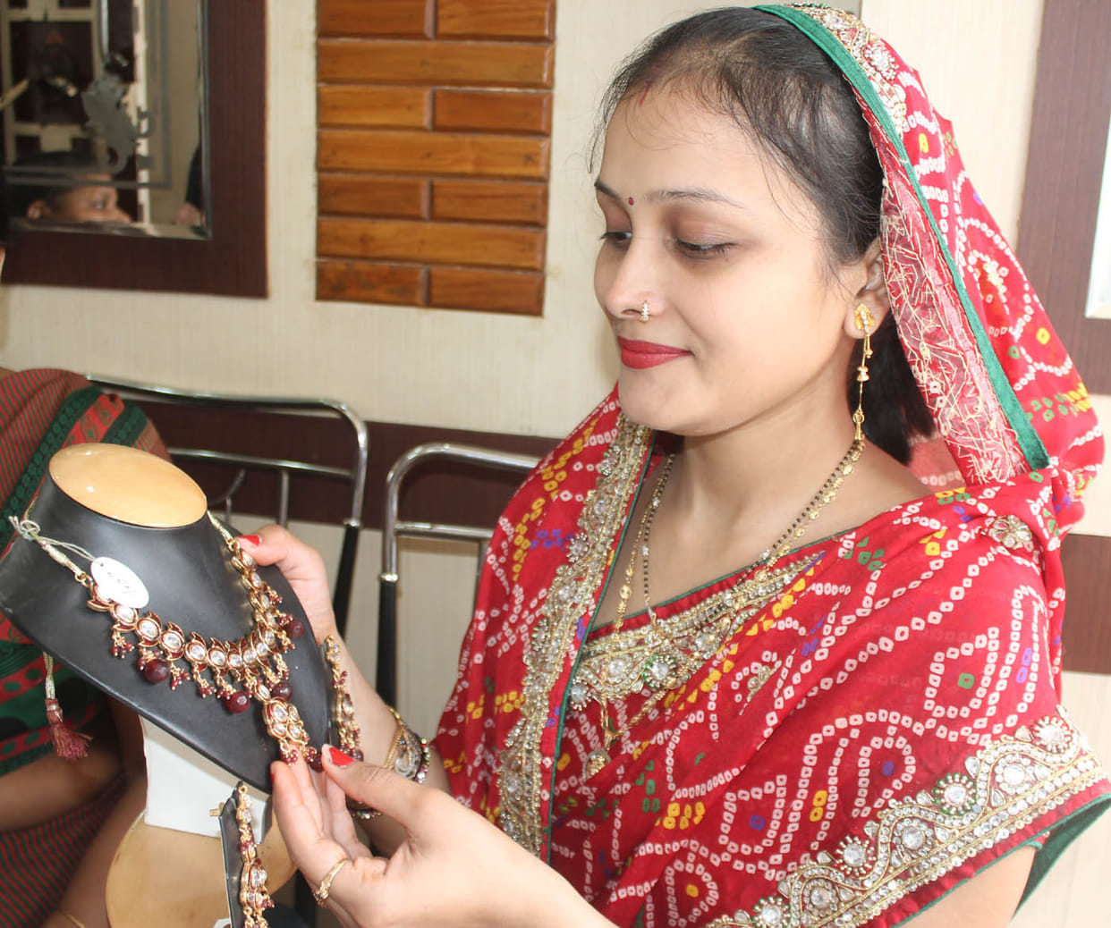 Wish to buy jewelery in renewable