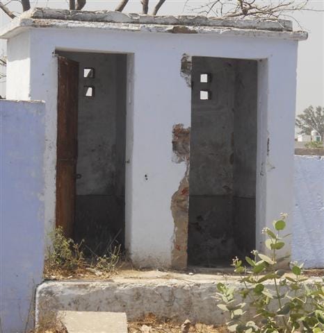 400 toilets in schools council