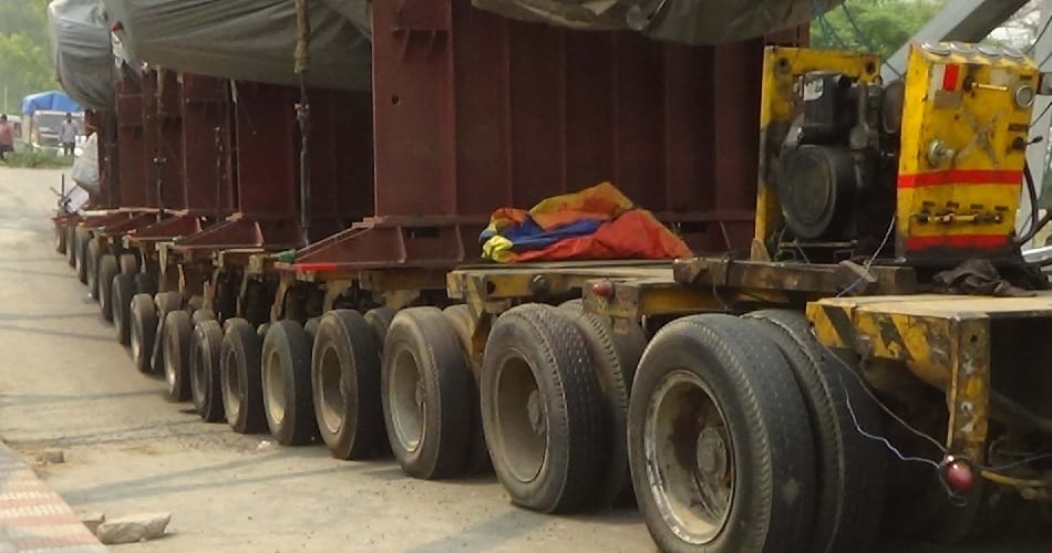 bridge breaks due to 128 tyre truck, overloaded truck break gohana bridge, yamunanagar