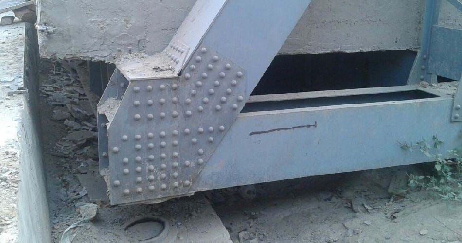 bridge breaks due to 128 tyre truck, overloaded truck break gohana bridge, yamunanagar