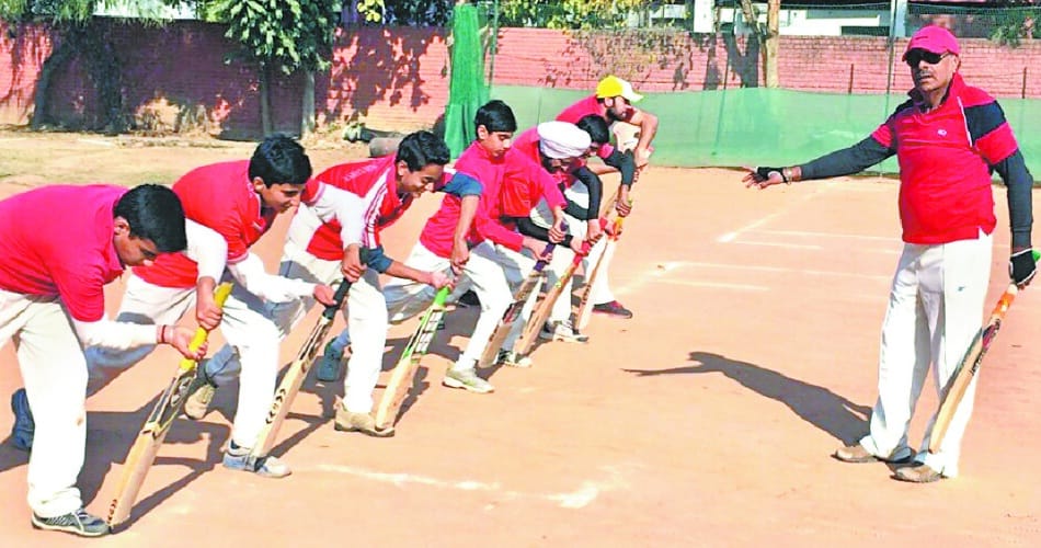 arun kumar luthra, bashindey, cricket coach, cricket coaching center, chandigarh
