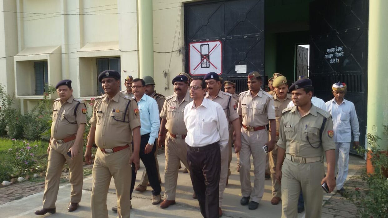 dm and sp checked jail