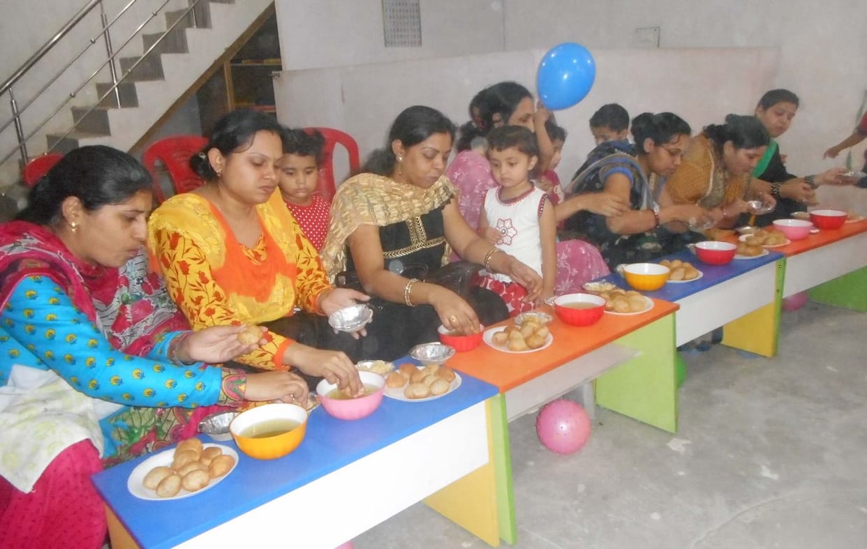 The moms were dining on Golgppa
