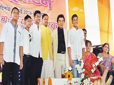 nagaria Srawa received gift of a girls' school