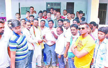Hindu boiled, protest, gave memo