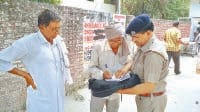 daughter not return from coaching centre, father take poison