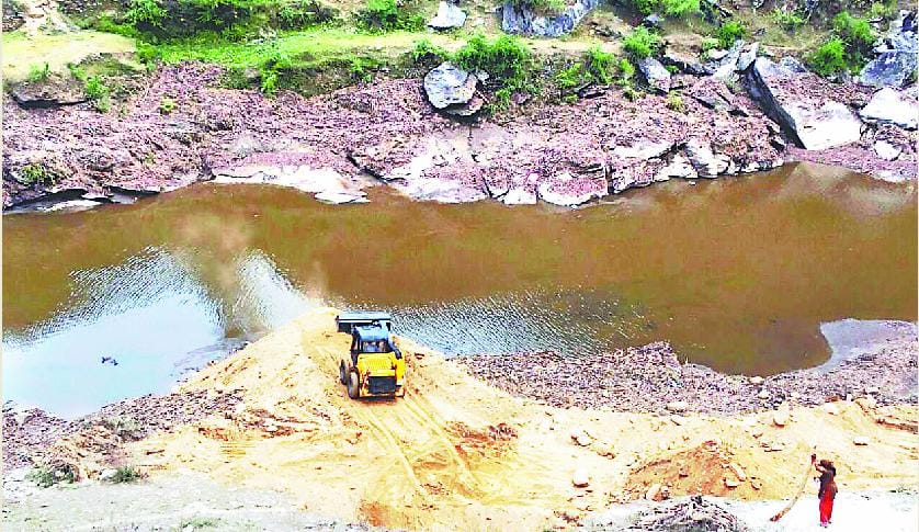 The team of experts will study the shortcomings of the Kosi barrage