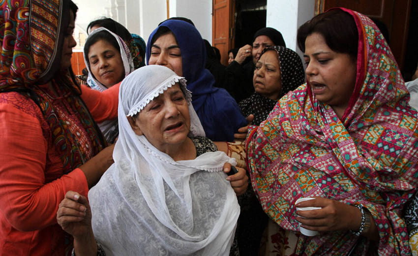 pakistani lead human right activist shot dead by taliban