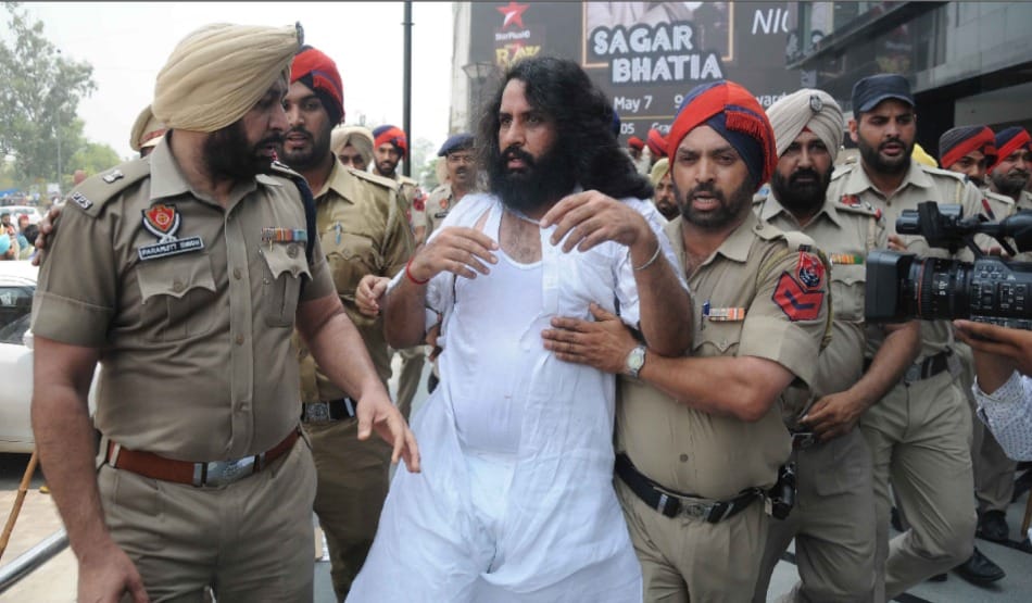 protest against cable network monopoly, lathicharge on team insaaf