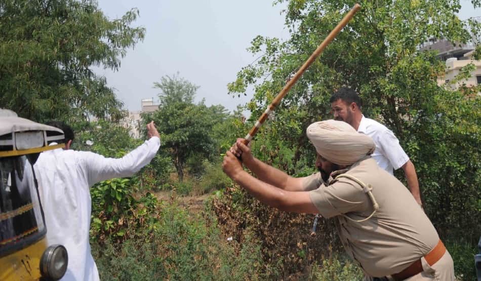 protest against cable network monopoly, lathicharge on team insaaf