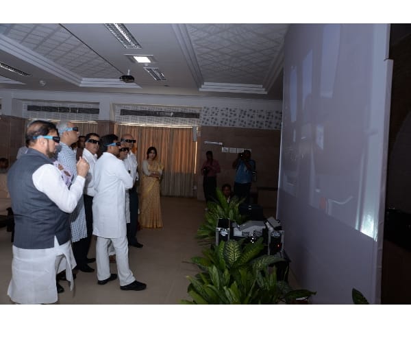 LMRC unveils the design of Lucknow Metro.