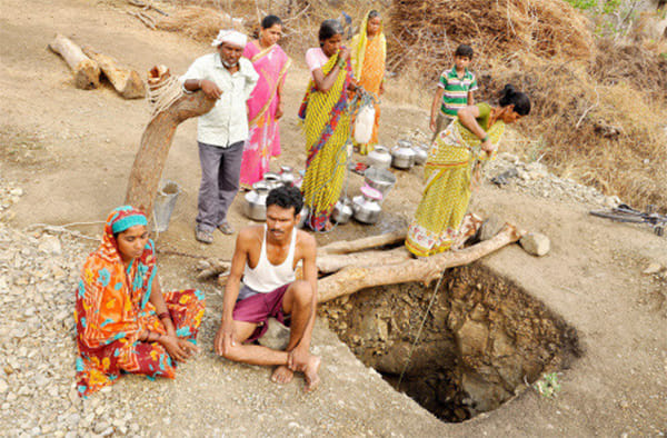 Dalit man digs up a new well in 40 days