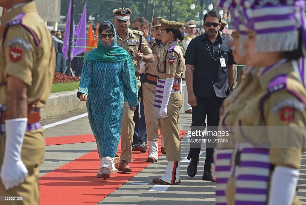 mehbooba receives guard of honour as darbar opens in Srinagar 